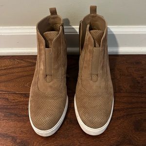 Linea Paolo Felicia Women’s Tan Suede Wedge Sneakers size 8